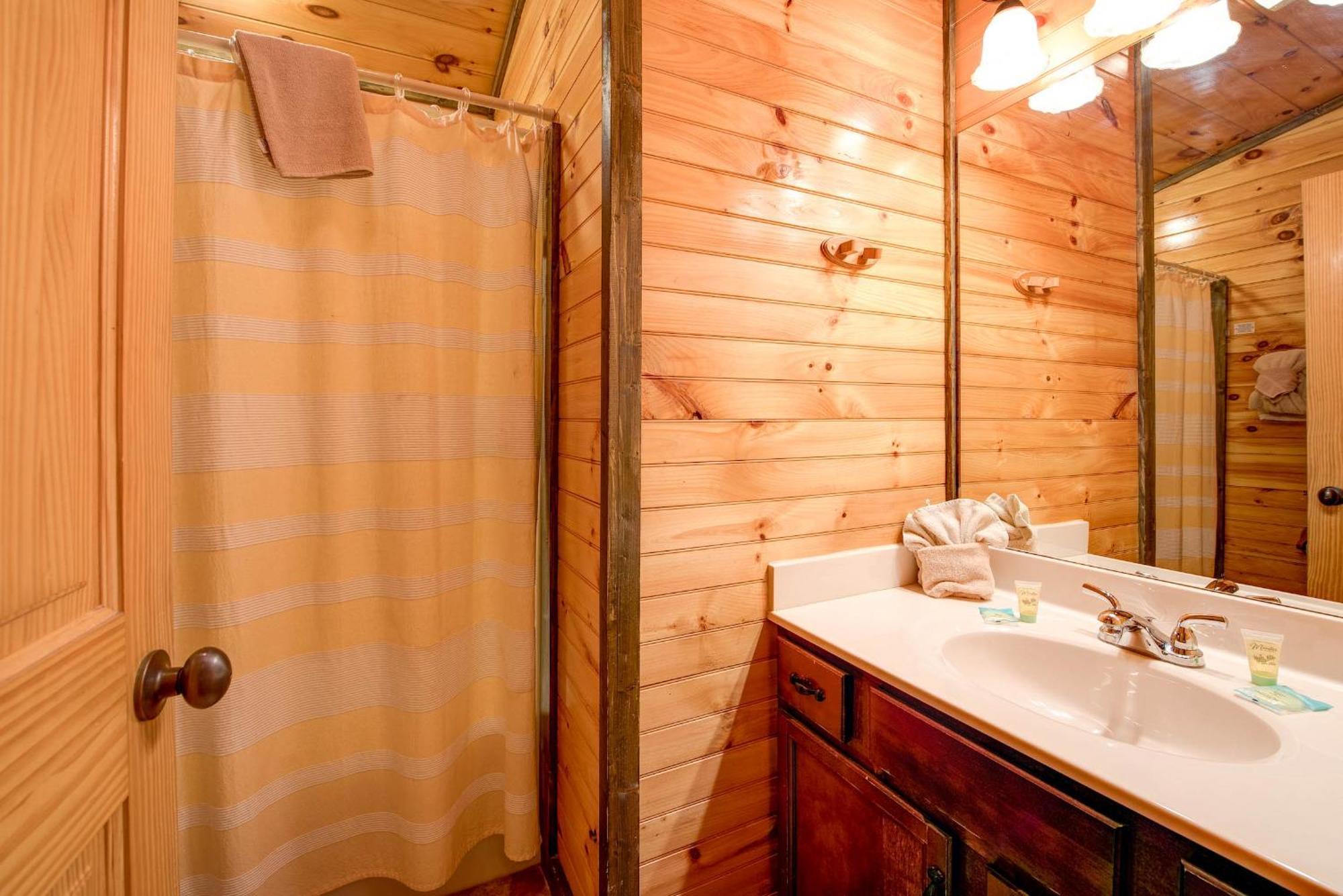 Standing Bear Lodge Gatlinburg Bagian luar foto